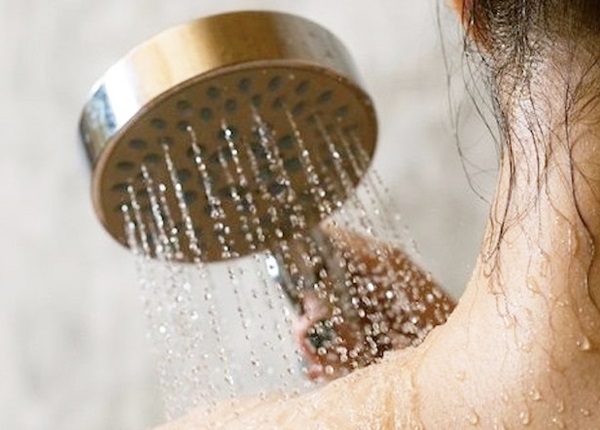 Bác sĩ tư vấn 5 điều cấm kị khi tắm bạn nhất định phải tránh xa