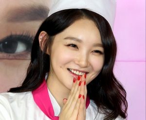 Sinh viên y khoa có má lúm đồng tiền