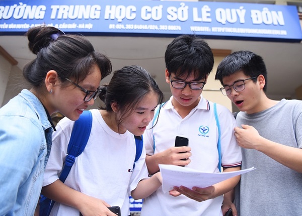 Hôm nay: 2 THPT chuyên ở Hà Nội công bố điểm chuẩn vào lớp 10